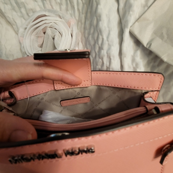 Nwt Rayne saffiano leather crossbody bag - Picture 10 of 11